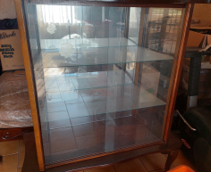 (86- S/OORD H)- VINTAGE GLASS DISPLAY CABINET- R 1200
