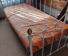 (139- S/OORD H)- STEEL DAY BED- R 1200