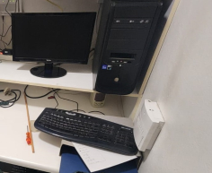 (153- S/OORD H)- TOWER COMPUTER WITH SCREEN AND KEYBOARD- TBC