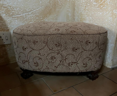 (H 59- S/OORD)- VINTAGE OTTOMAN- R 500
