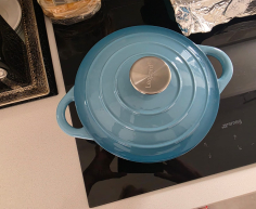 CAST IRON POT (EOA)