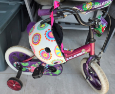 PIXI 12 INCH RALEIGH BIKE WITH HELMIT  (EOA)