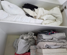 1 X KINGSIZE INNER FROM VOLPES WITH PILLOWS  (EOA)