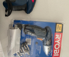 2 X RYOBI SCREWDRIVER  (EOA)