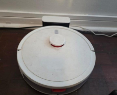 (BI24) xiaomi robot vacuum and charging station