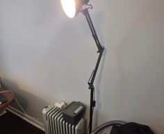 (BI20) Tall standing lamp