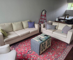 (BI1) 3 and 2 seater cream lounge suite
