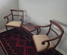 (BI12) Chairs & side table