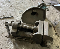 (34- SUIDEROORD)- SMALL VISE- R 100