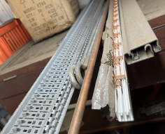 (44- SUIDEROORD)- METAL CABLE TRAY- POD