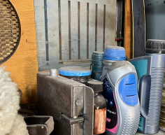 (47- SUIDEROORD)- VINTAGE TABLETOP RADIO- R 300