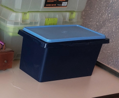 (132- S/OORD H)- BLUE TUPPERWARE CONTAINER- R 80