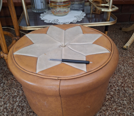 (ALB - 7) VINTAGE FOOT STOOL  R150