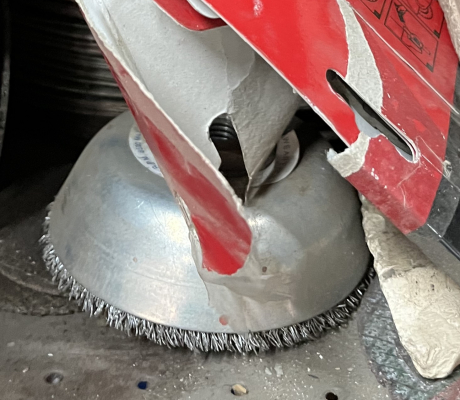 (59- SUIDEROORD)- ANGLE GRINDER WIRE CUP BRUSHES- R 50